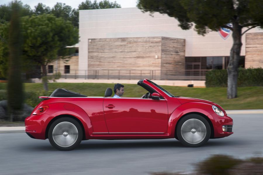  Volkswagen Beetle Cabriolet 2012 года  (фото 90 из 107)